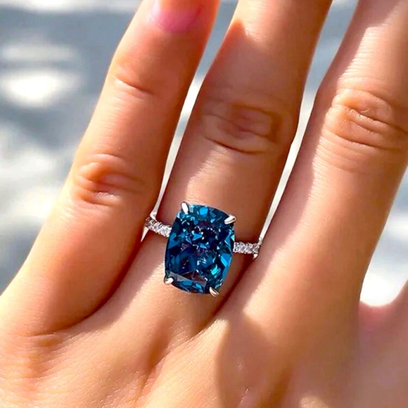 π Silver Fashion Ring with Faux Blue Diamond - Picture 10 of 13